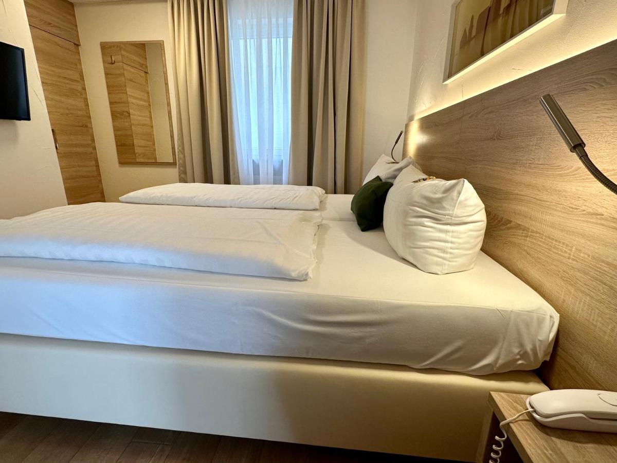 Hotel Bronnbacher Hof Wertheim Bagian luar foto