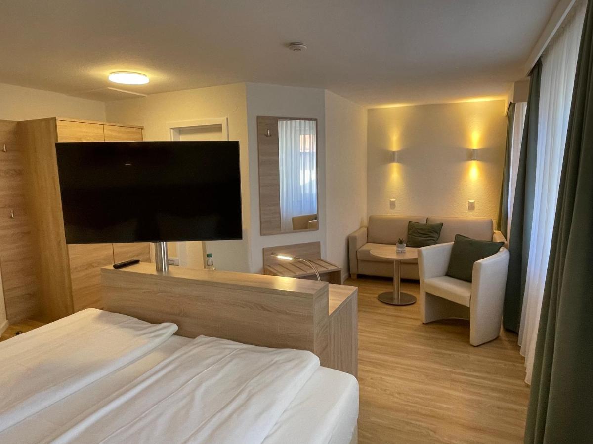 Hotel Bronnbacher Hof Wertheim Bagian luar foto